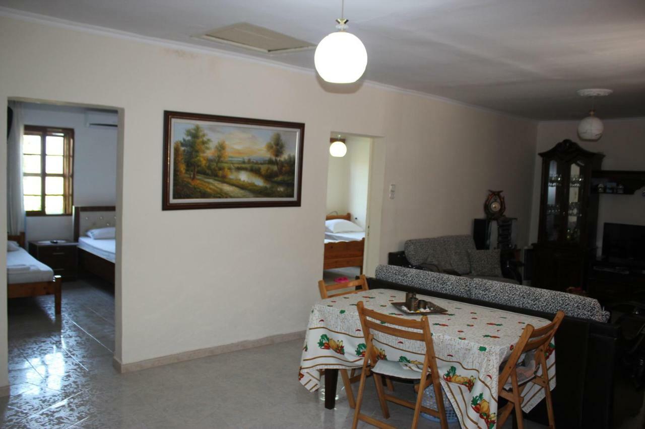 Guest House Toli Inside Berat Castle Экстерьер фото