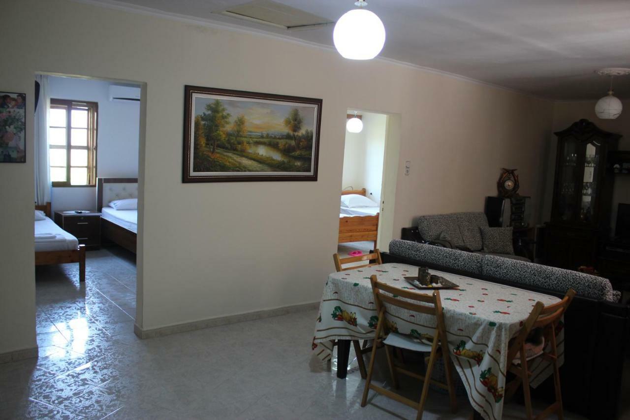 Guest House Toli Inside Berat Castle Экстерьер фото